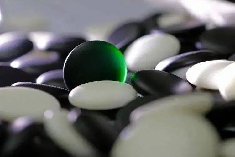 开元棋牌app学棋的时候一块好棋盘有多重